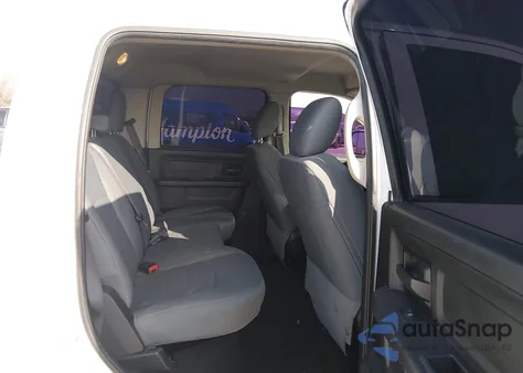 2018 Ram 2500 Tradesman 4X4 6'4 Box z USA, uszkodzony, nr VIN 3C6UR5CL5JG348262